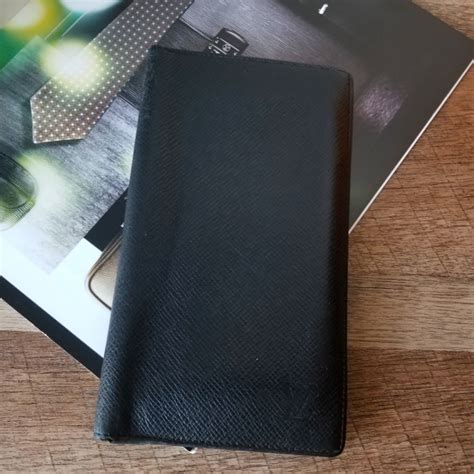 lv taiga long wallet price